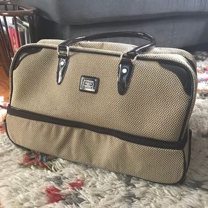 Liz Claiborne Carryon Luggage